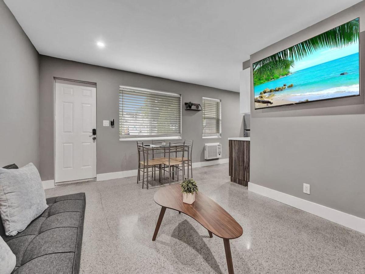 Coastal Charm Cozy 1Br Retreat Near Pompano Apartment Pompano Beach Bagian luar foto